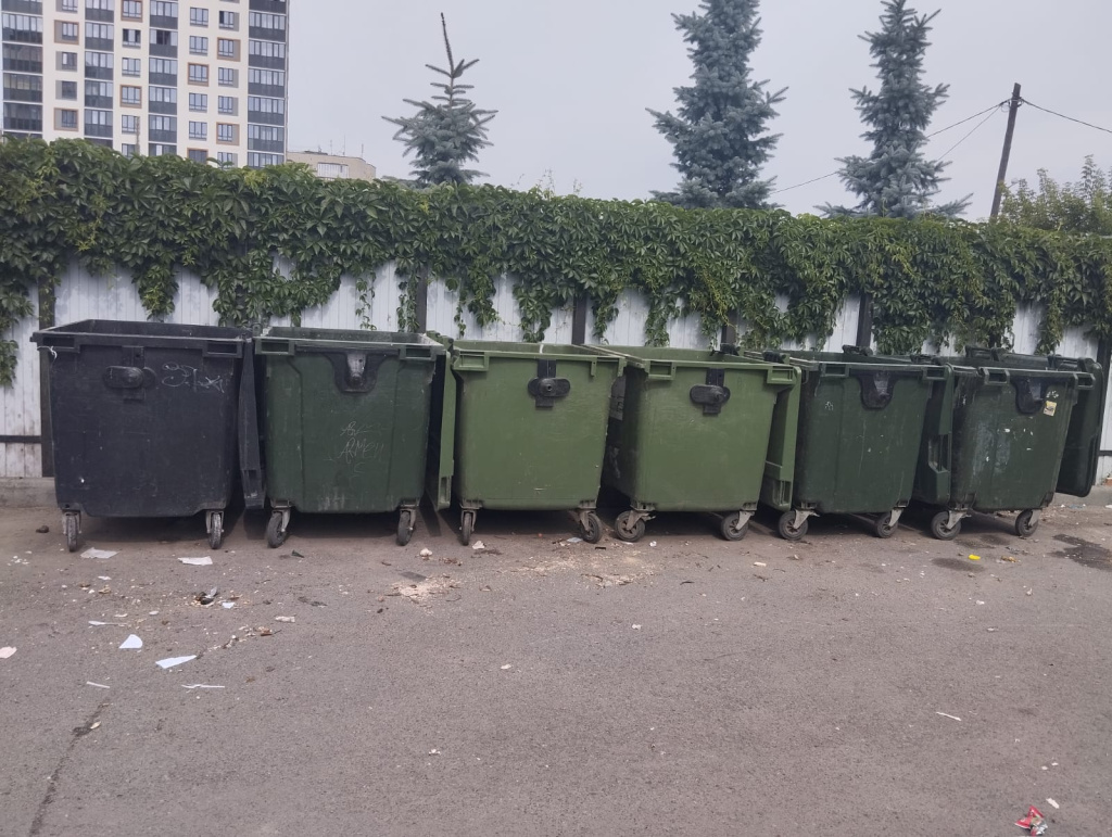 Переполнение во дворе по ул. Савельева / ул. Гоголя устранили Переполнение во дворе по ул. Савельева / ул. Гоголя устранили