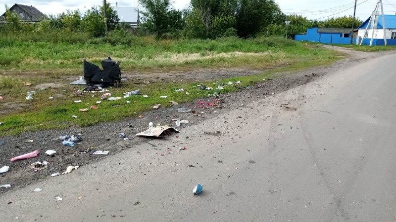В с. Звериноголовском неизвестный сбил контейнер WhatsApp Image 2024-08-19 at 10.36.25.jpeg